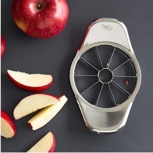 Apple wedger from Pampered Chef - brand new!
